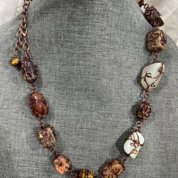 WIRE WRAPPED HEALING GEMSTONE USING 24 GAGE BRONZE WIRE. ADJUSTABLE CHAI… - Picture 5 of 7